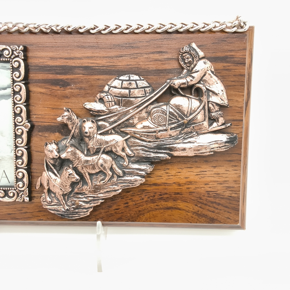 VTG 70s Canada Souvenir Plaque Frobisher Bay NWT Inuit Dog Sled Art - Picture 2 of 6